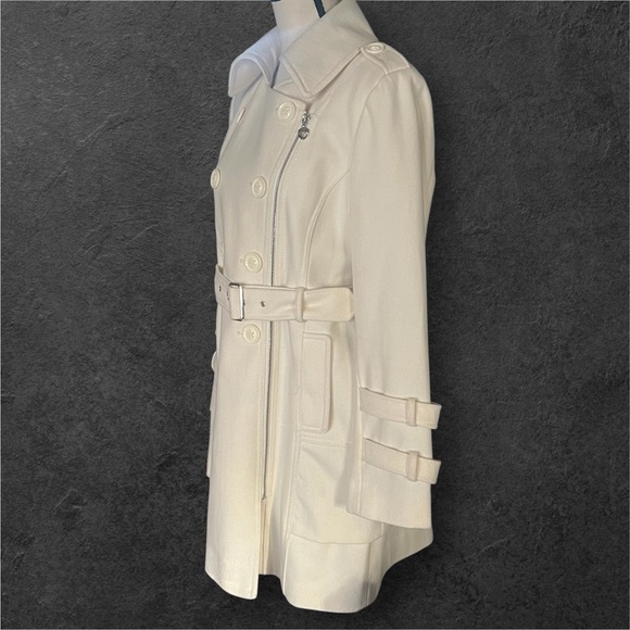 Guess Wool Blend White Diagonal zipper front belted Coat. Size Large. - Picture 8 of 13